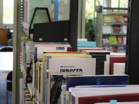 Current Students Hero Images Library LRC