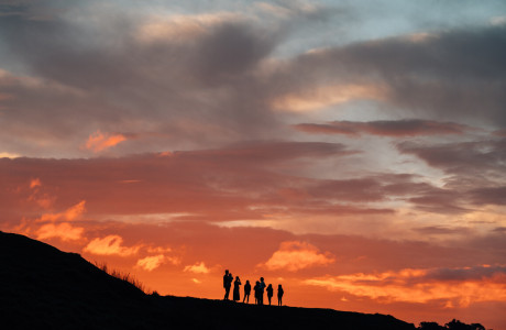 People-looking-at-horizon-1-v2.jpg